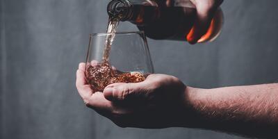 Berufsbild Brenner - Whiskey, Gin und Alkohol brennen