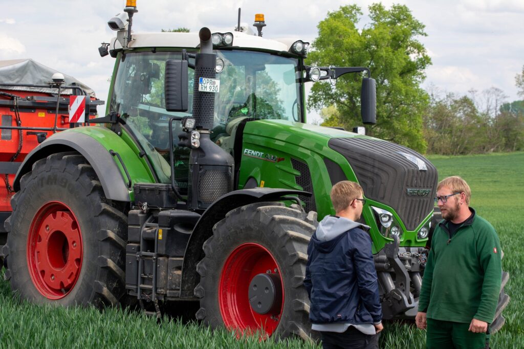 agrajo.com Weiterbildung Precision Farming Traktor