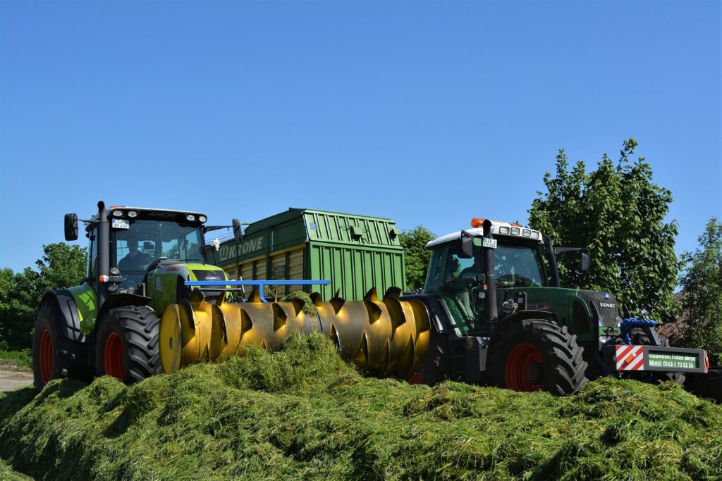 Lohnunternehmer bei der Ernte