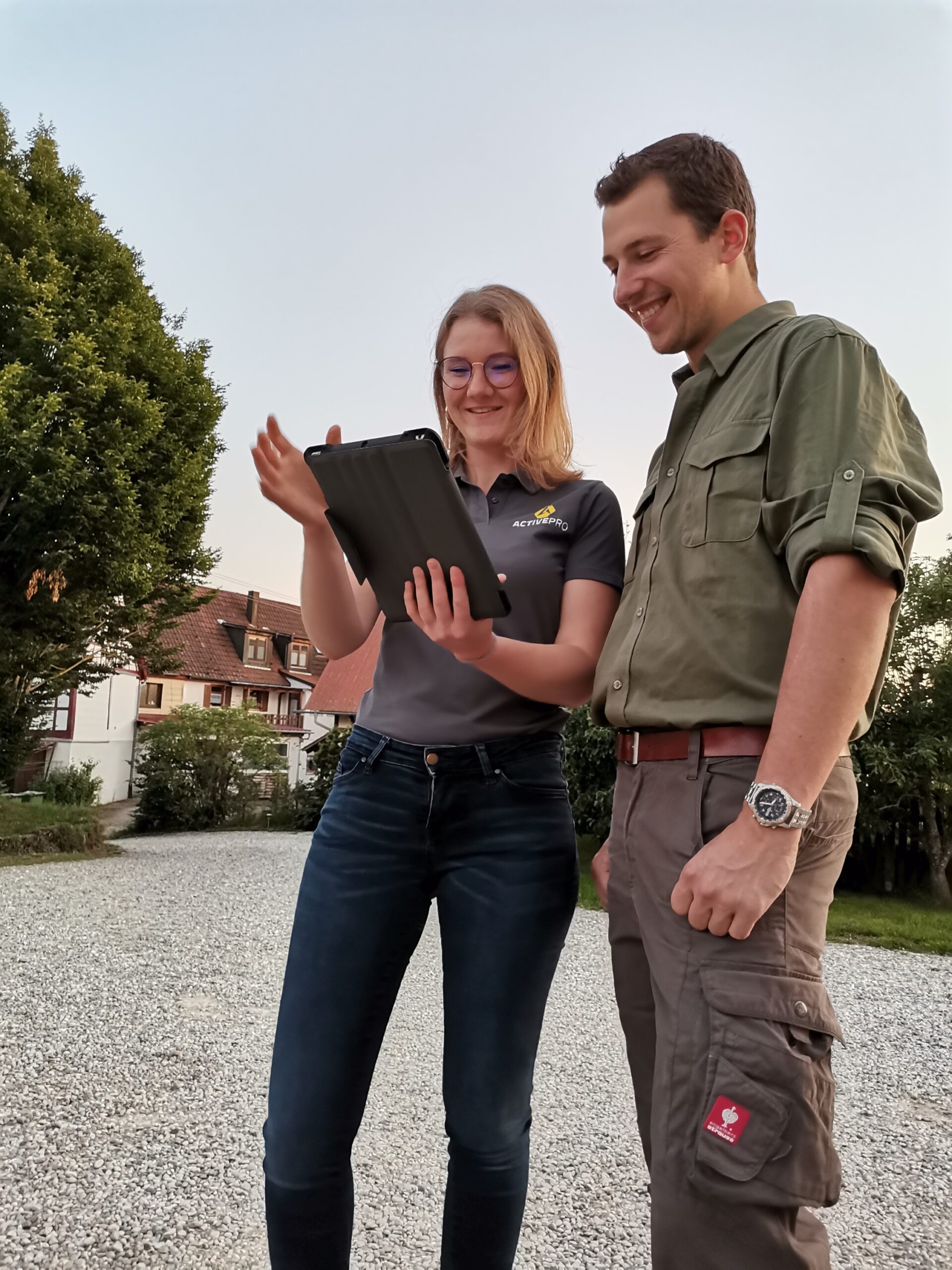 katharina bei der Beratung eines Landwirts